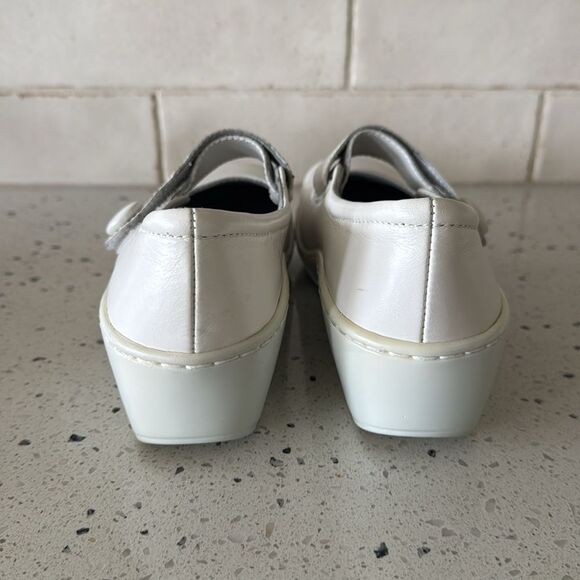 Klogs Footwear White Leather Mary Jane Wedge Shoes Slip Resistant Size 6.5 EUC - Picture 3 of 12